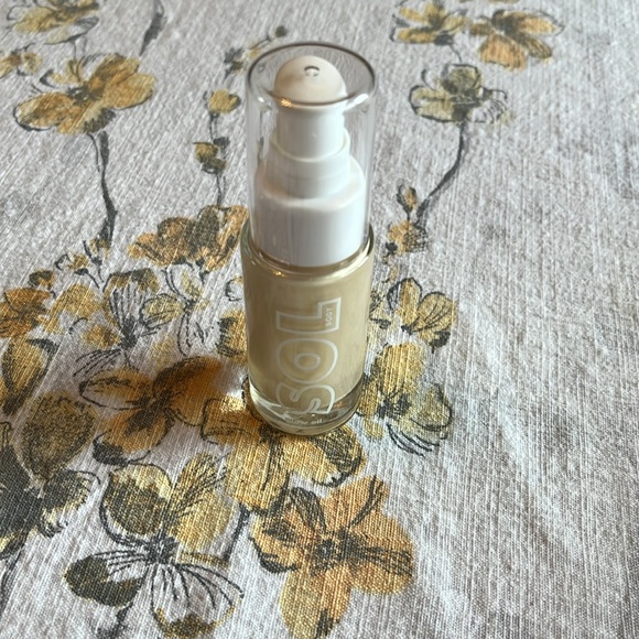 Sol Body Glow Oil - Champagne - Picture 4 of 7